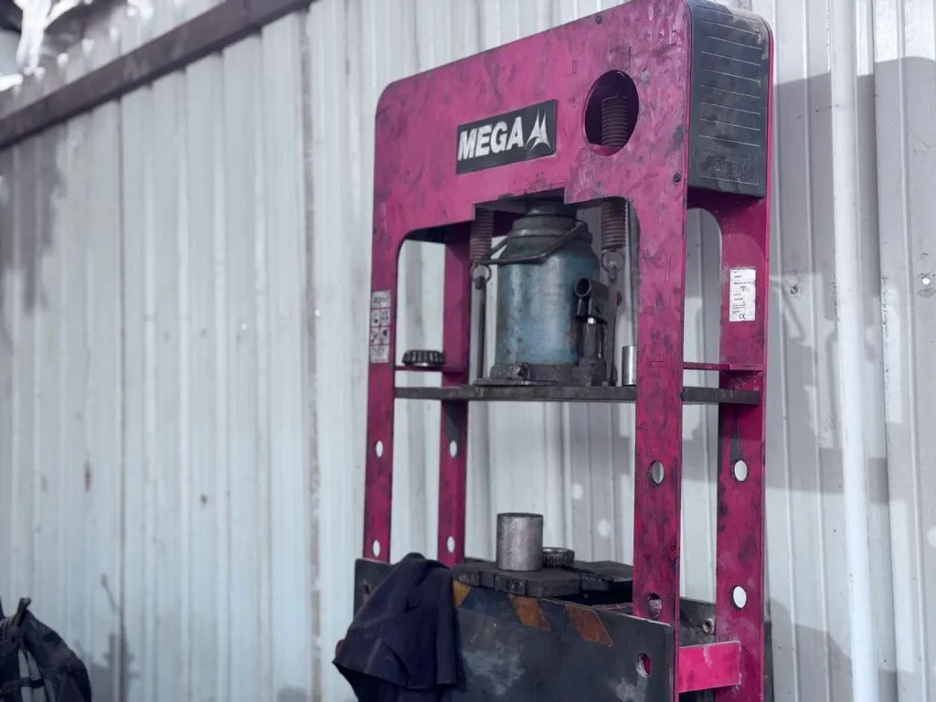 Paradise Garage in Industrial Area , Doha #30 - 8  image 